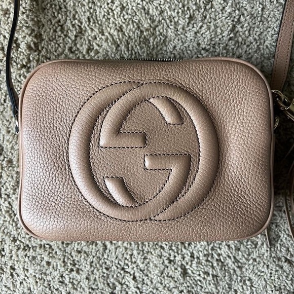 Pebbled Calfskin Small Soho Disco Bag Tan

Used, Excellent Condition - Picture 7 of 7